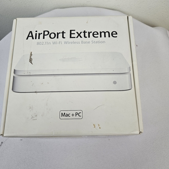 Apple AirPort Extreme MA073LL/A A1143 802.11n Wi-Fi Wireless Base Station - Picture 2 of 7